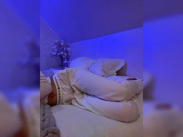 HollyPolly111 live cam on BongaCams
