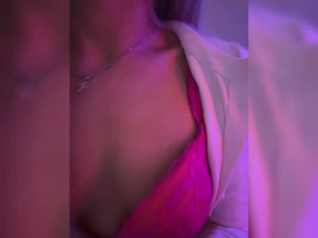 HollyPolly111 live cam on BongaCams