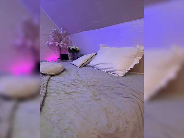 HollyPolly111 live cam on BongaCams