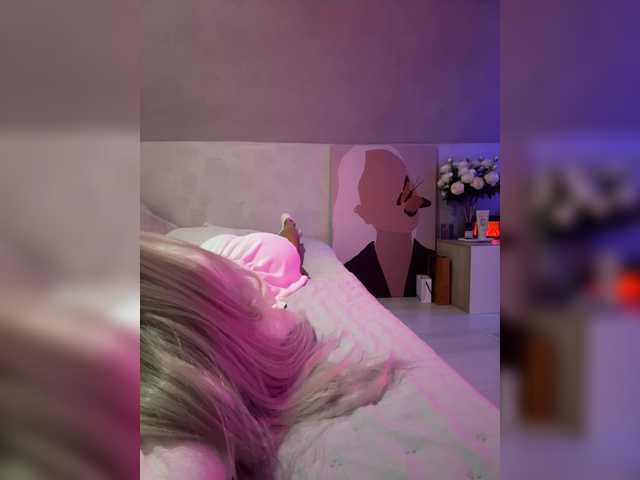 HollyPolly111 live cam on BongaCams