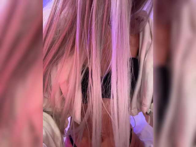 HollyPolly111 live cam on BongaCams