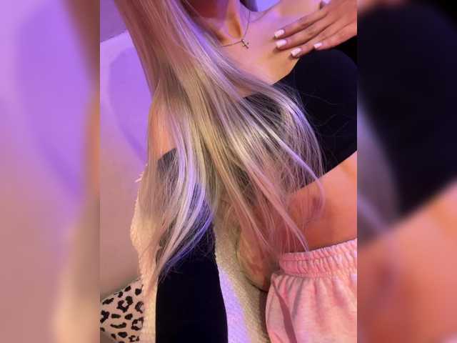  HollyPolly111 chat room