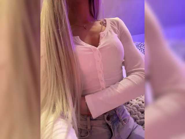 HollyPolly111 live cam on BongaCams