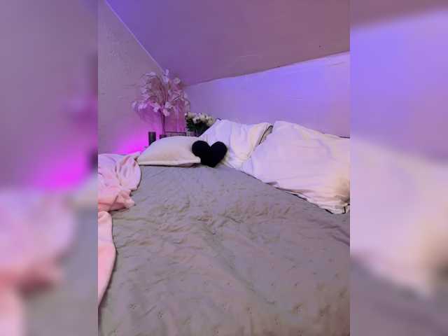 PauLiiine live cam preview