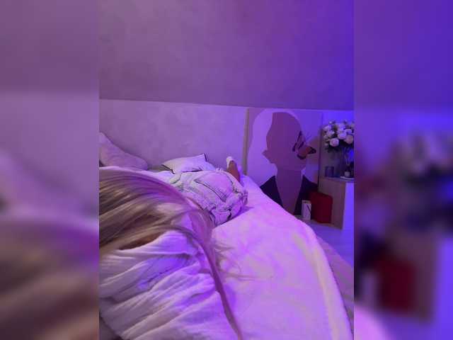 HollyPolly111 live cam on BongaCams