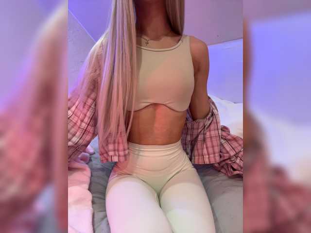 HollyPolly111 live cam on BongaCams
