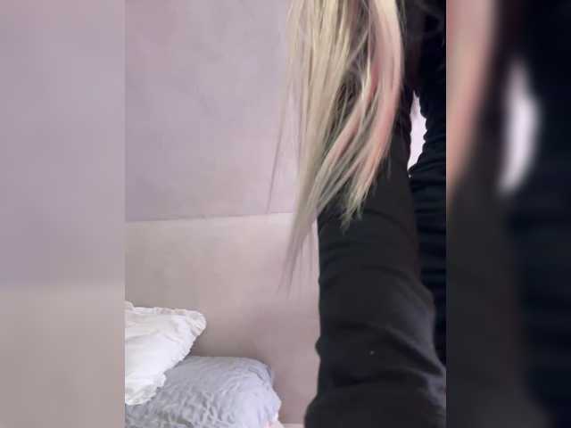 HollyPolly111 live webcam show