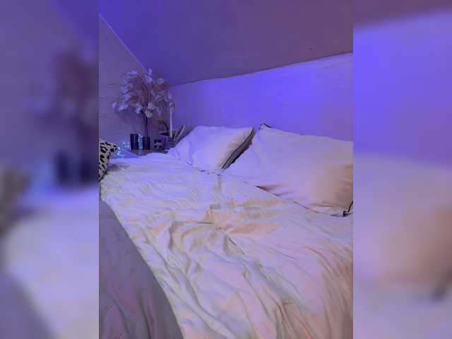 HollyPolly111 live cam on BongaCams