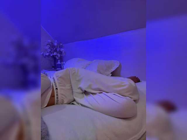 HollyPolly111 live cam
