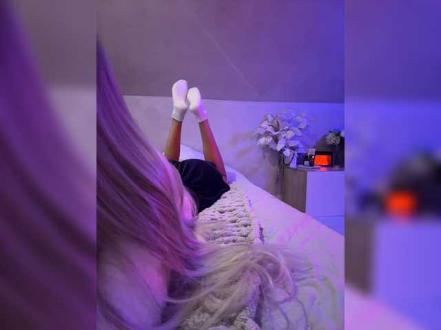 HollyPolly111 live cam on BongaCams