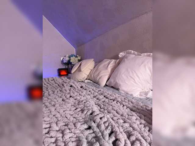 HollyPolly111 live on BongaCams
