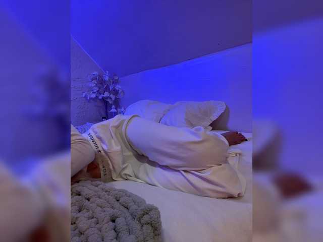 HollyPolly111 live cam