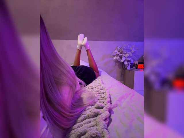HollyPolly111 live cam on BongaCams