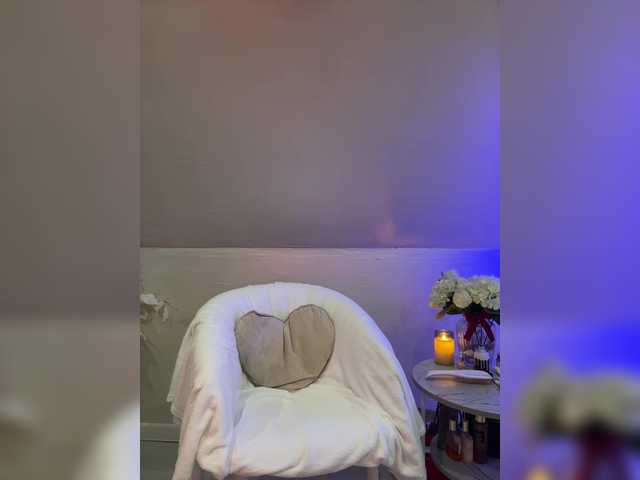 HollyPolly111's BongaCams show and profile