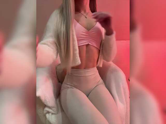 HollyPolly111's BongaCams show and profile