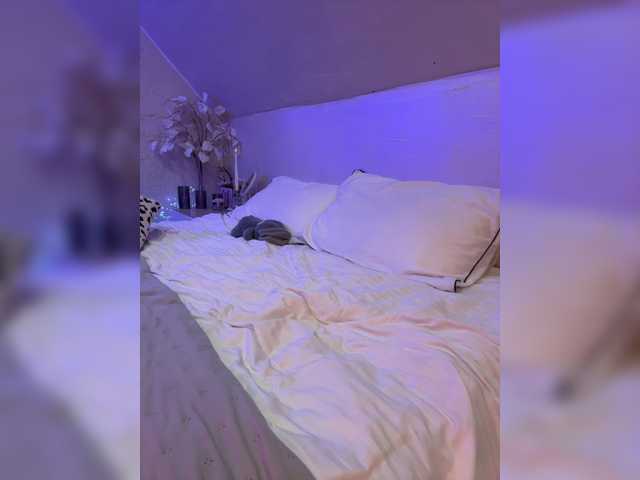 HollyPolly111 live cam on BongaCams