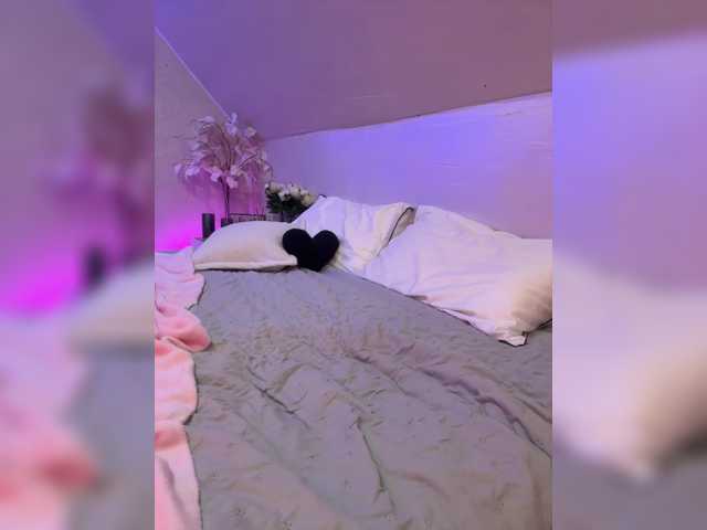 PauLiiine live cam preview