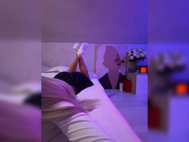 hollypolly111 cam belle