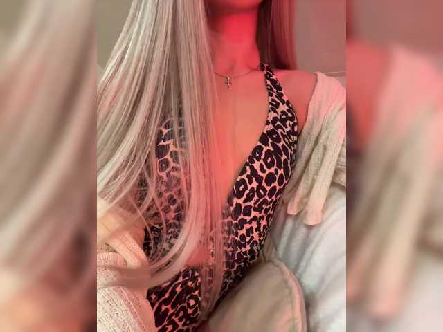 HollyPolly111's BongaCams show and profile