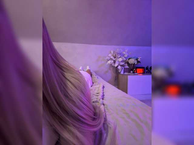 HollyPolly111 live cam on BongaCams