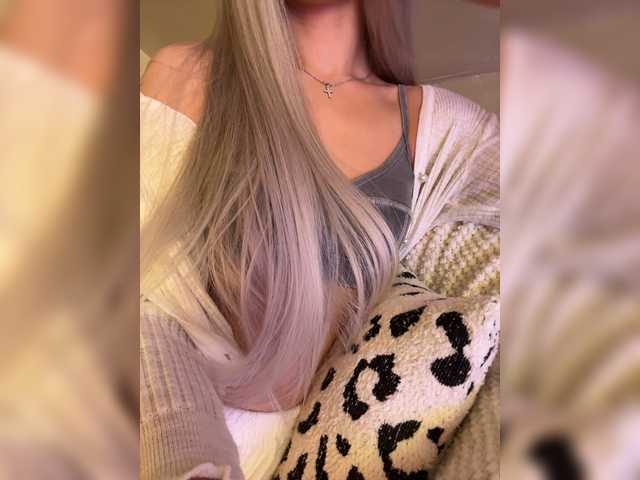 HollyPolly111's BongaCams show and profile