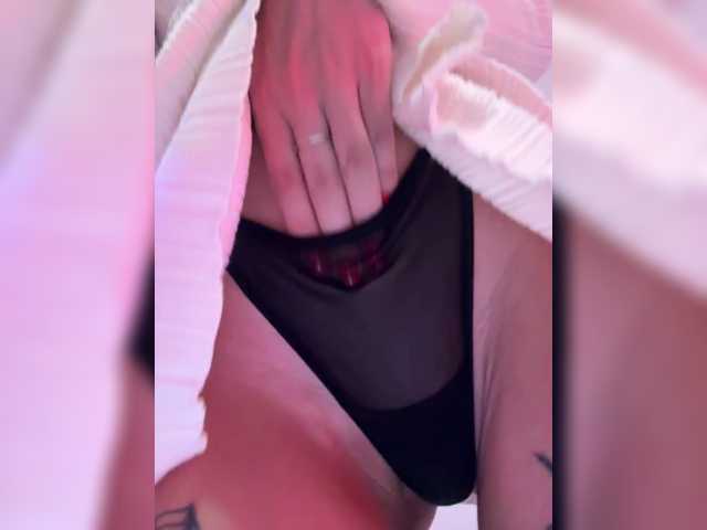 HollyPolly111 live cam on BongaCams