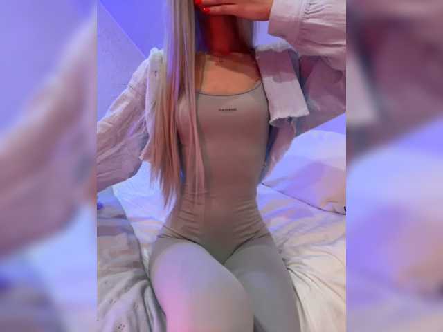 HollyPolly111 live cam on BongaCams