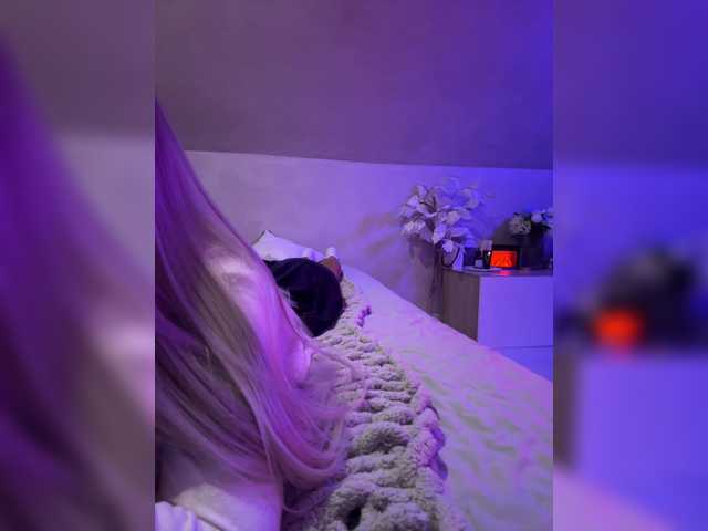 HollyPolly111 live cam on BongaCams