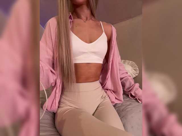HollyPolly111 live cam on BongaCams