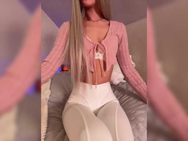 HollyPolly111 live cam on BongaCams