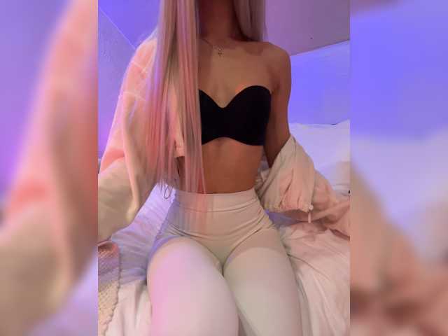 HollyPolly111 live cam on BongaCams