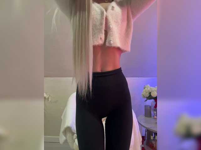 HollyPolly111's BongaCams show and profile