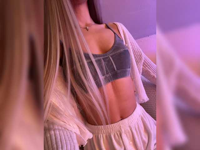 HollyPolly111's BongaCams show and profile