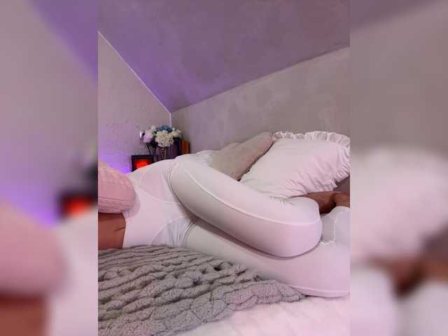 HollyPolly111 live cam on BongaCams