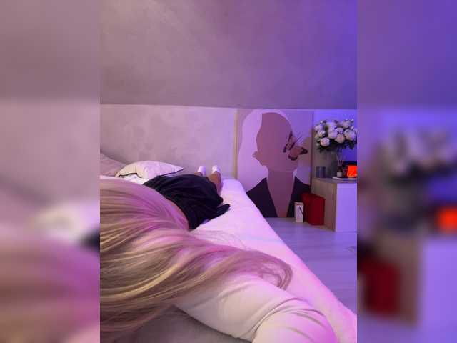 HollyPolly111 live cam on BongaCams