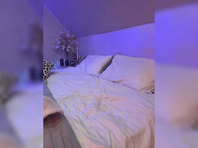 HollyPolly111 live cam on BongaCams