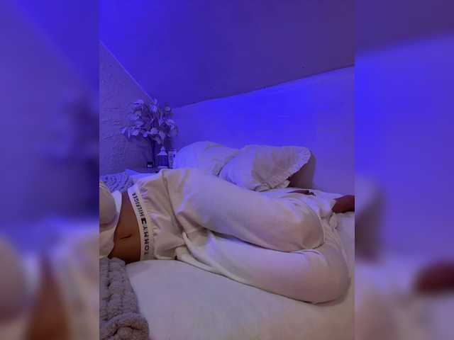 HollyPolly111 live cam