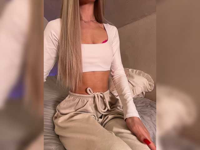 HollyPolly111 live cam on BongaCams