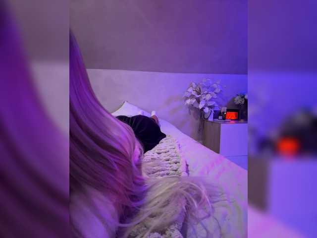 hollypolly111 cam belle