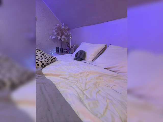HollyPolly111 live cam preview