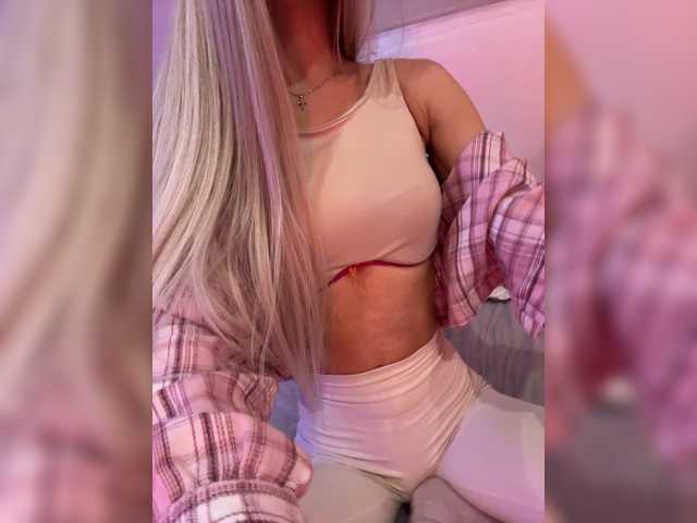 PauLiiine live cam preview