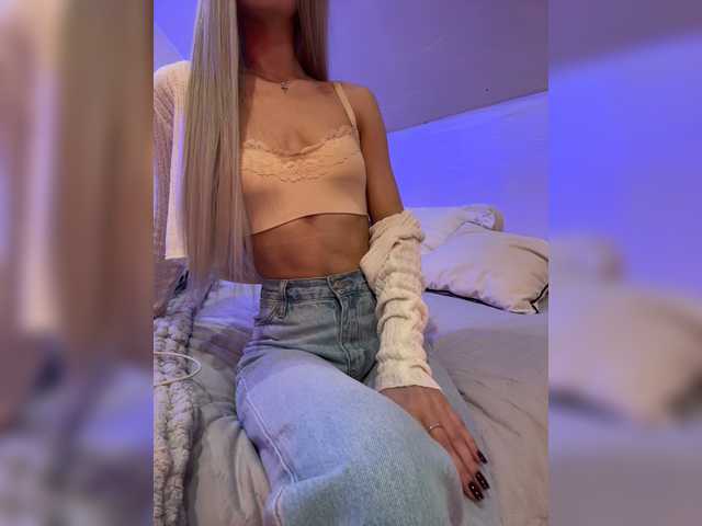 HollyPolly111 live cam on BongaCams