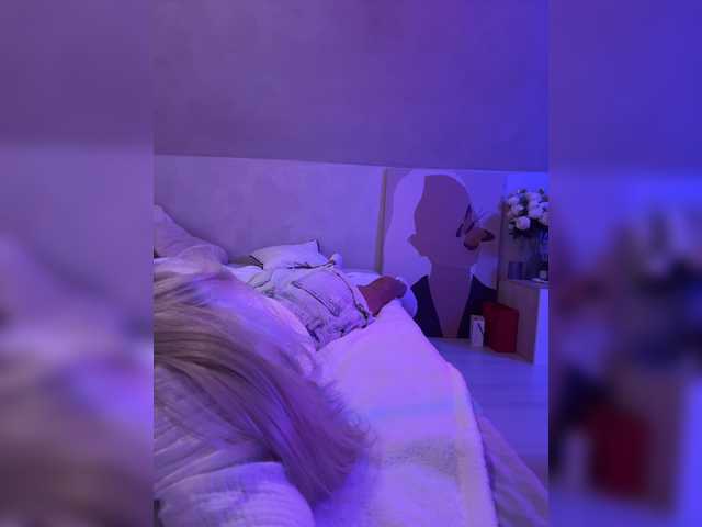HollyPolly111 live cam on BongaCams