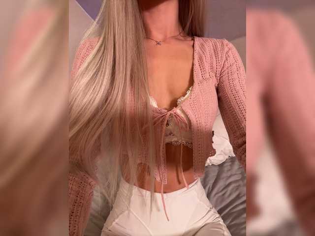 HollyPolly111 live cam on BongaCams