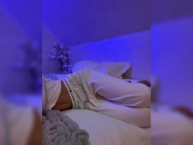 HollyPolly111 live cam