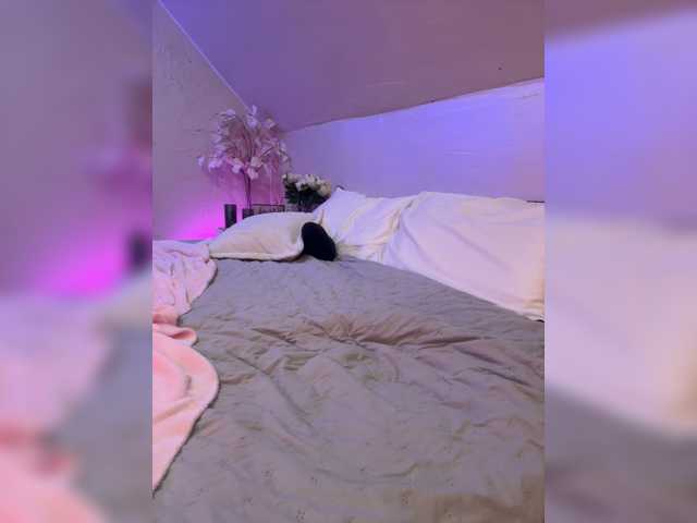 PauLiiine live cam preview