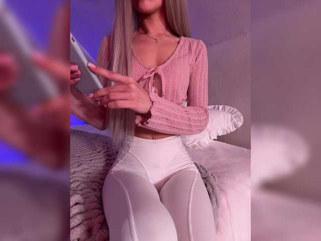 HollyPolly111 live cam on BongaCams