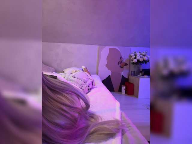 HollyPolly111 live cam on BongaCams