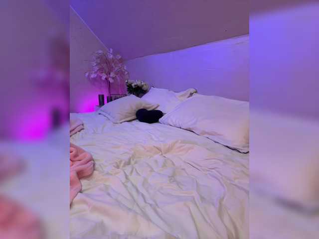 HollyPolly111 live cam on BongaCams
