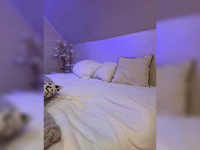 HollyPolly111 live cam on BongaCams